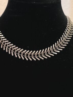 Textured Silver Leaf Chain Necklace - Women Jewelry